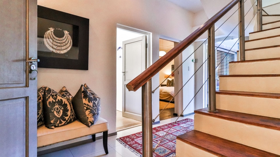 2 Bedroom Property for Sale in Sea Point Western Cape